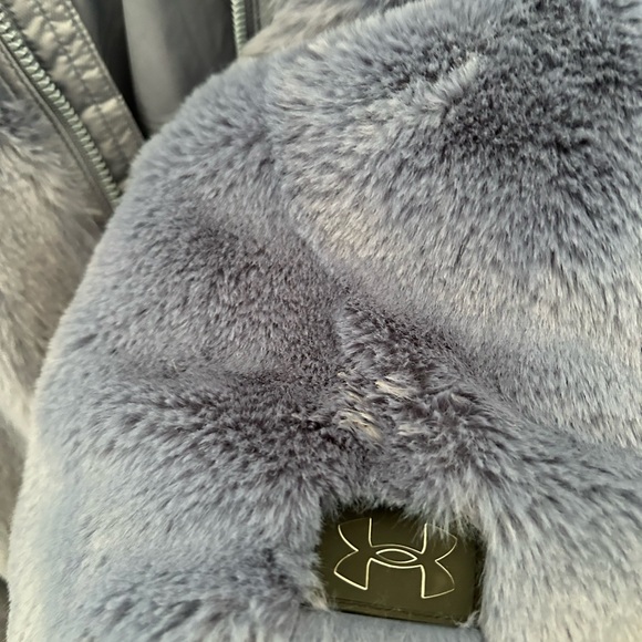 Under Armour faux fur coat - Picture 4 of 4